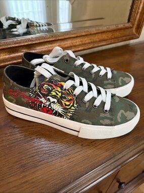 New w/o tag. Ed Hardy Men's Camo Low-Top Sneakers with Tiger Motif - Size 7 1/2.